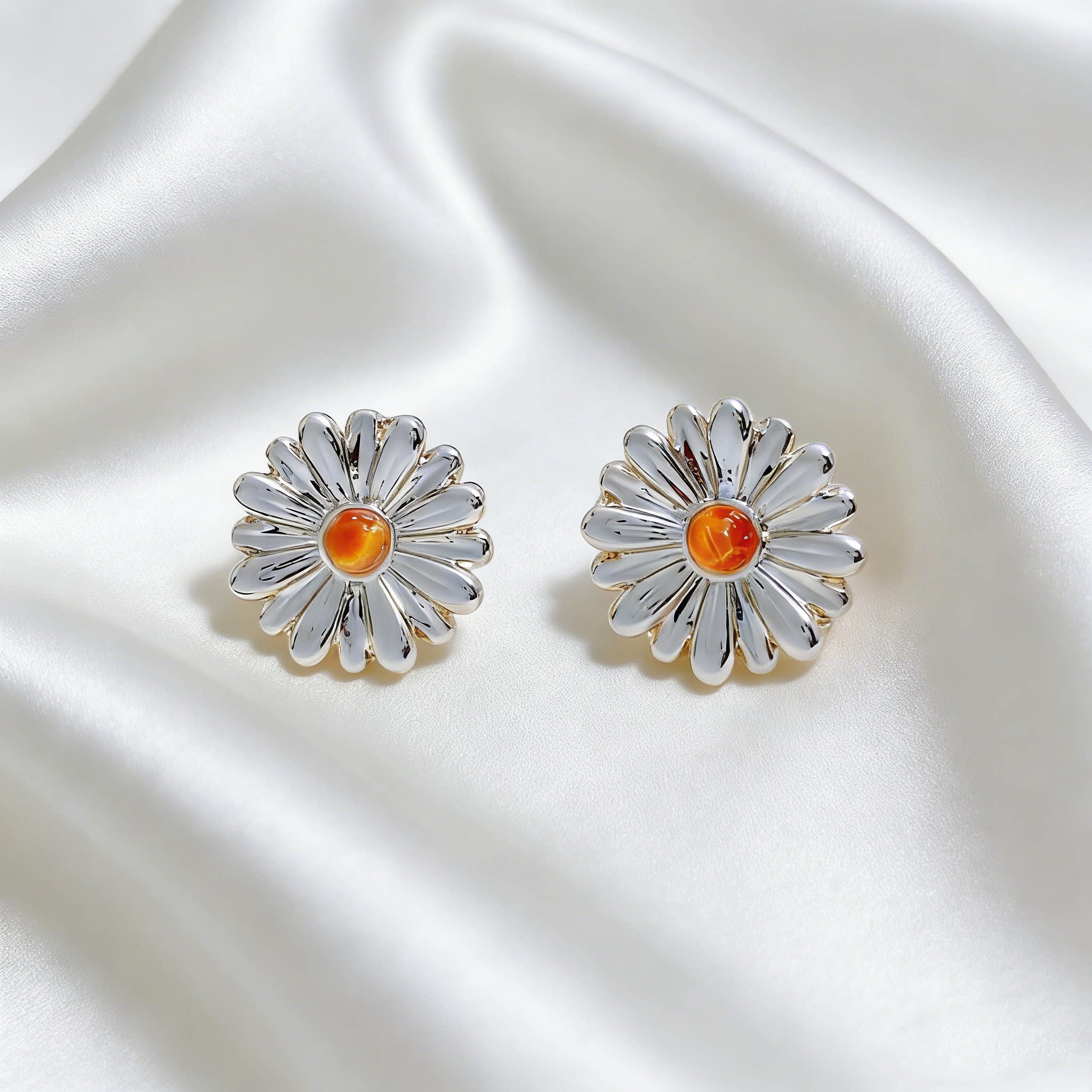 小清新甜美银色小雏菊耳钉女S925银针防过敏气质独特温柔轻奢耳环