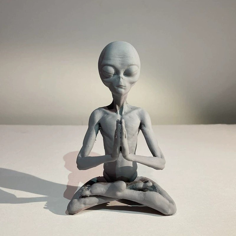 现货冥想的外星人树脂摆件UFO室内户外装饰打坐外星人花园小雕像