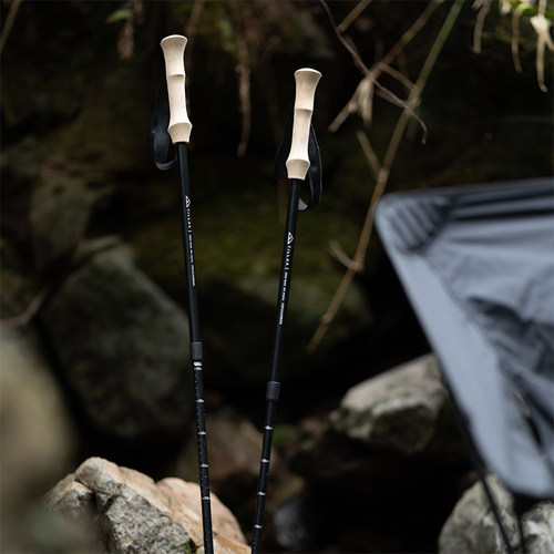 Tillak伸缩碳纤维登山杖