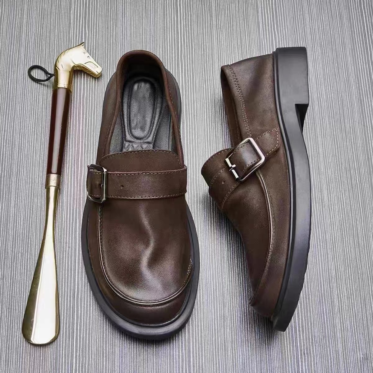 新款磨砂头层牛皮正装超软商务休闲英伦复古皮鞋宽头鞋男宽脚男鞋