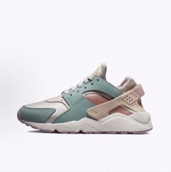 Nike Air Huarache One Mile Social Club 低帮跑步鞋 女款