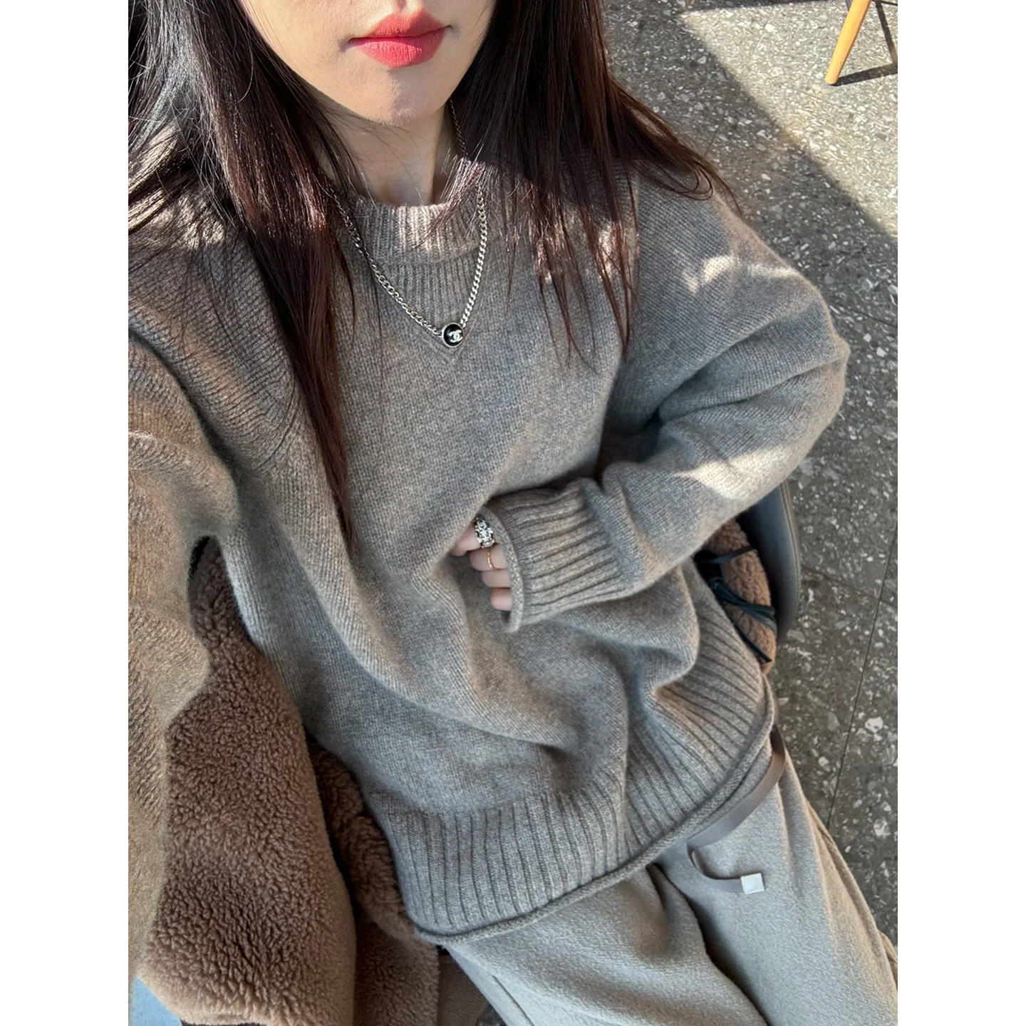 韩系简约高级感低饱和松弛慵懒秋冬外穿宽松圆领套头针织衫毛衣女