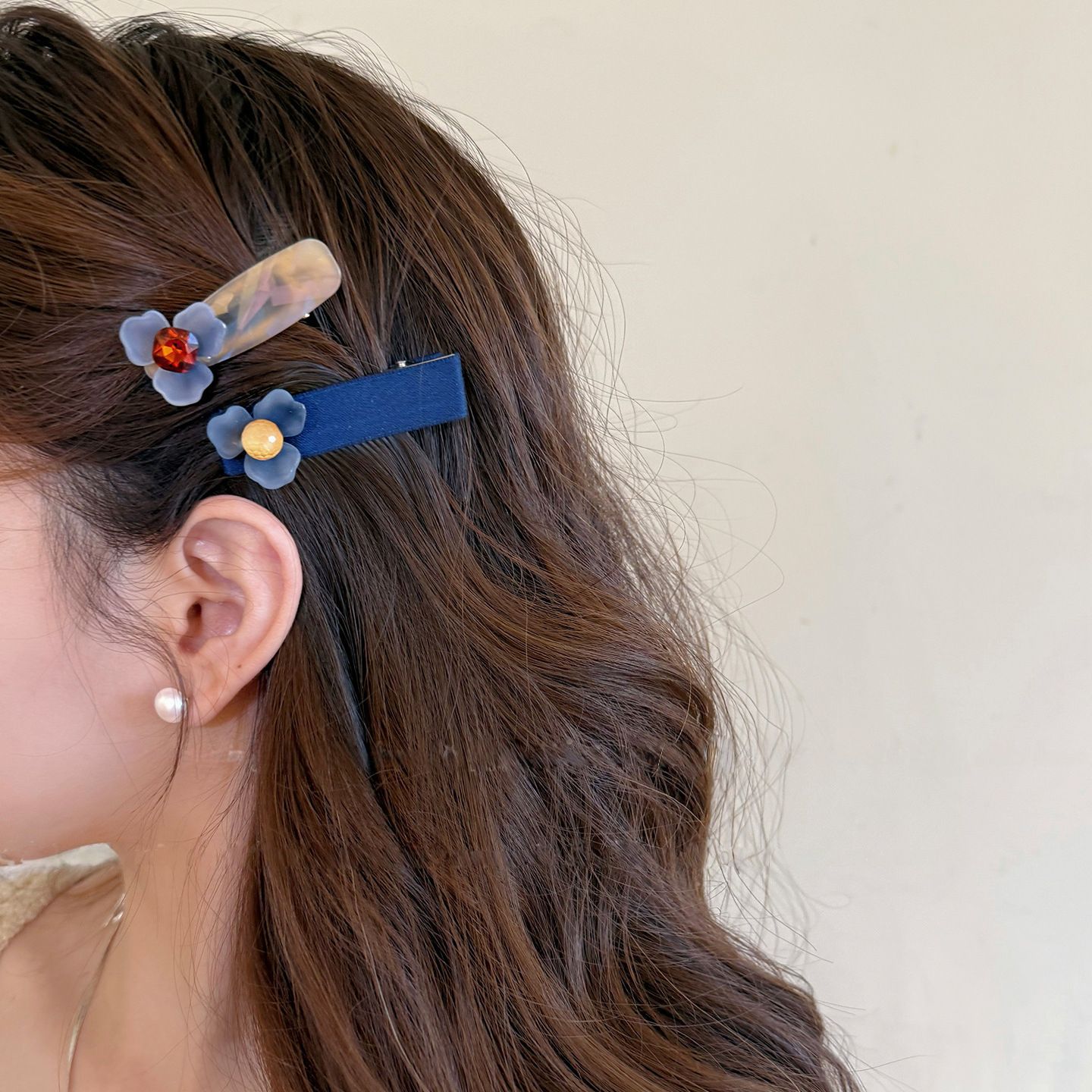 静谧蓝色花朵发夹女2025新款高端简约鸭嘴夹气质侧边刘海夹子头饰