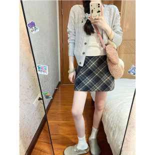 灰色毛呢格子半身裙女秋冬新款高腰宽松显瘦小个子a字包臀裙短裙