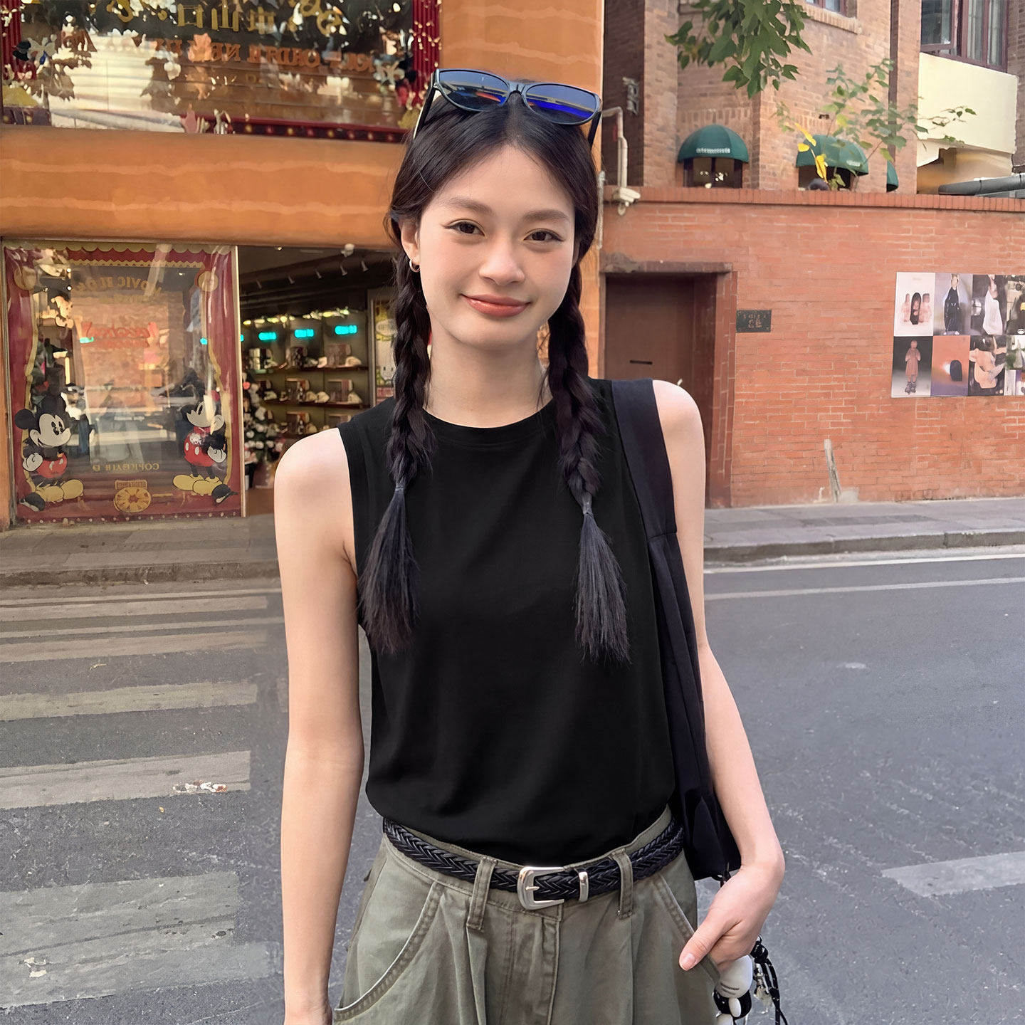 黑色打底无袖背心女夏季外穿2026新款内搭吊带大码遮肚子辣妹上衣