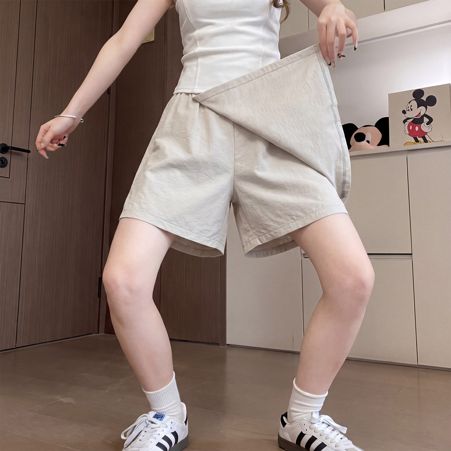 卡其色冰丝工装短裤女夏季2026新款高腰a字裙裤休闲山本五分短裤