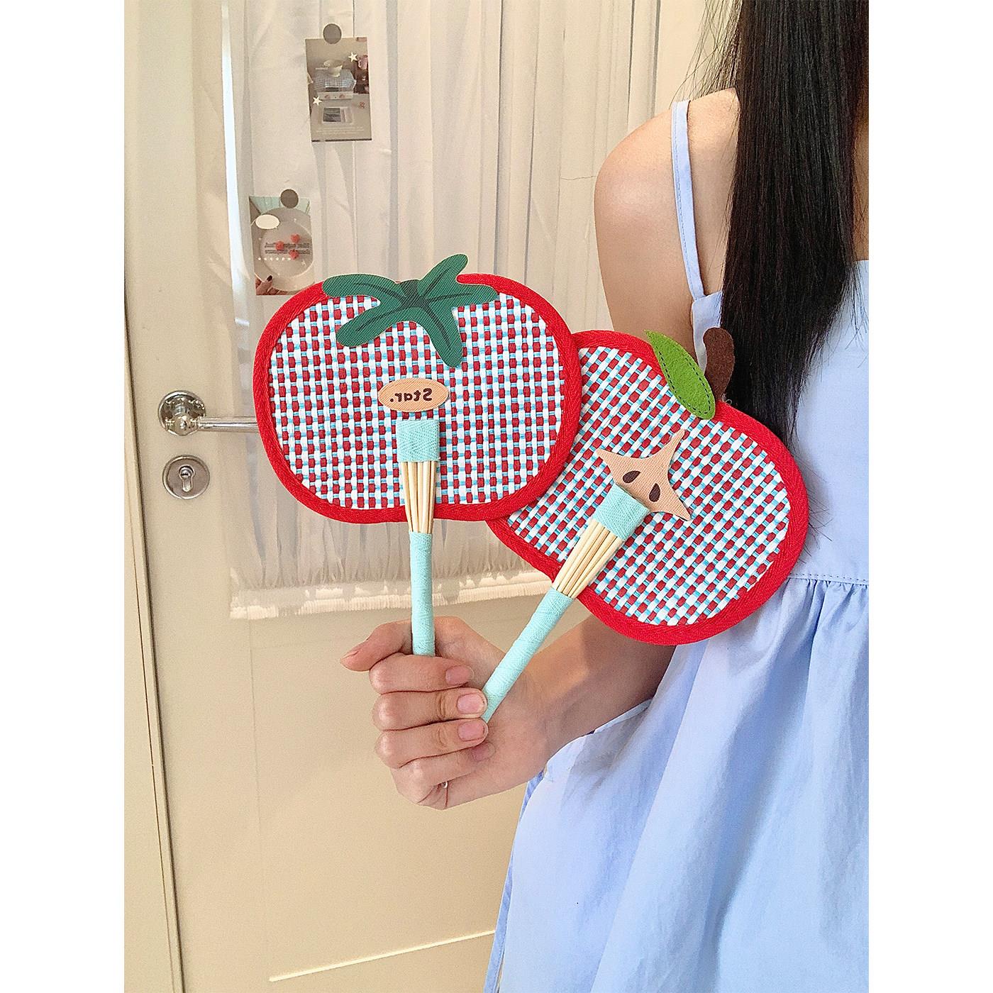 可爱红苹果蒲扇手工编织