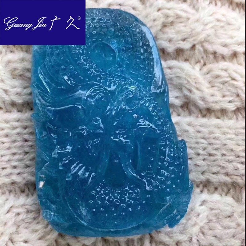 广久天然海蓝宝龙雕刻吊坠颜色漂亮通透明亮油亮个头饱满大气百搭