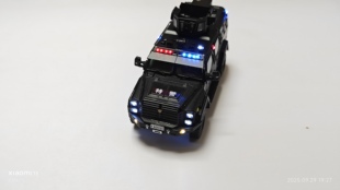 1/64拓意剑齿虎装甲车 静改动 四驱 带灯光 警笛 全比例RC车模