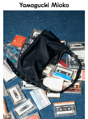 山口美袋 Escape city 真皮尼龙斜挎腋下流浪包小众女质感单肩包