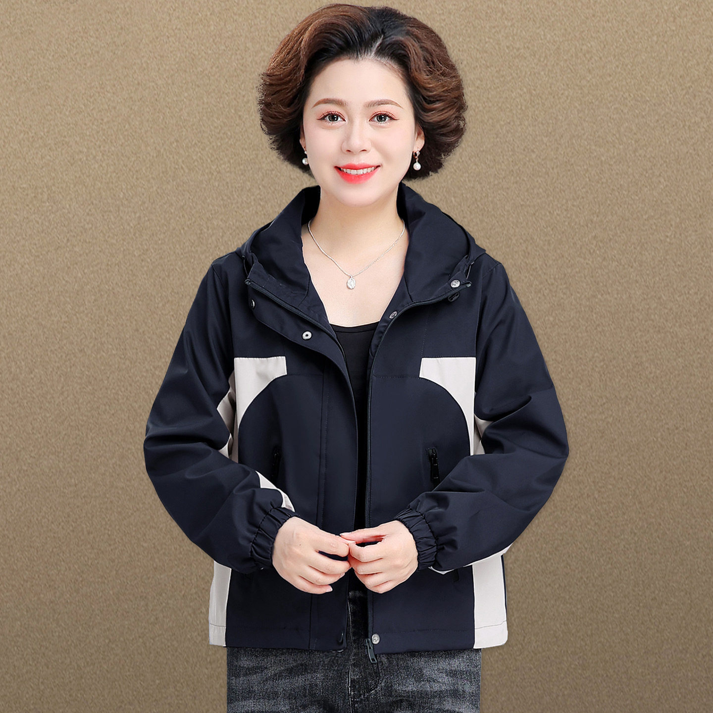 恒源祥小个子妈妈春秋外套短款冲锋衣夹克开衫中老年女装秋装风衣,女装/女士精品,中老年女装,淘宝优惠券,粉丝福利购,淘宝优惠卷