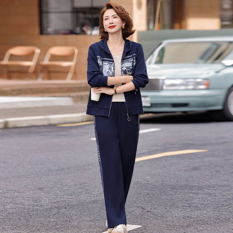 恒源祥妈妈秋装外套2025新款中老年运动套装女春秋贵夫人洋气拼接,女装/女士精品,中老年女装,淘宝优惠券,粉丝福利购,淘宝优惠卷