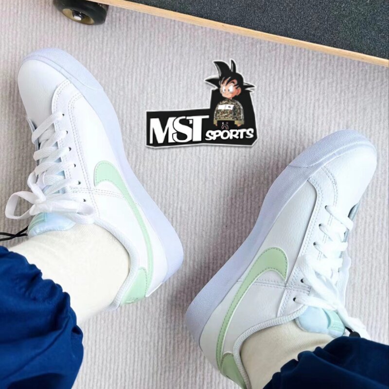 Nike耐克白绿女子系带低帮板鞋