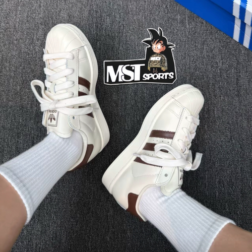Adidas奶油白棕男女贝壳头板鞋