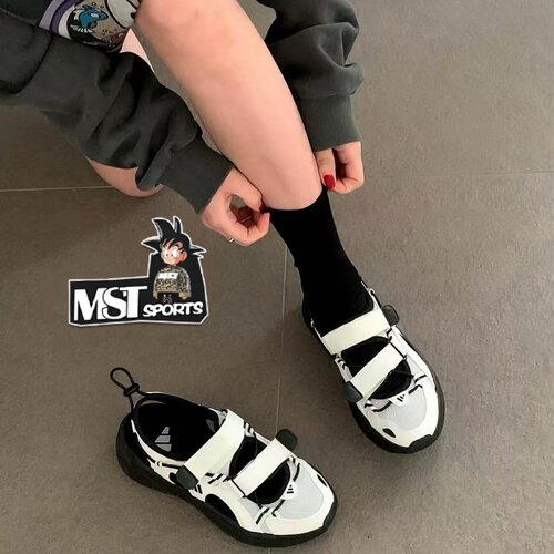 Adidas阿迪达斯黑武士运动凉鞋