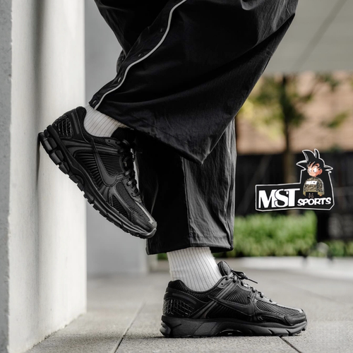 Nike黑武士女子运动休闲跑步鞋