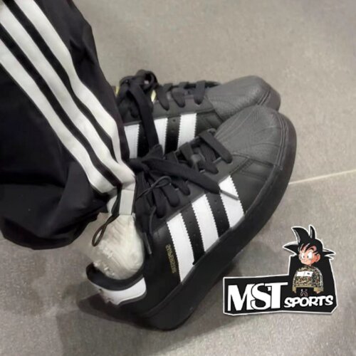 Adidas三叶草金标贝壳头厚底板鞋