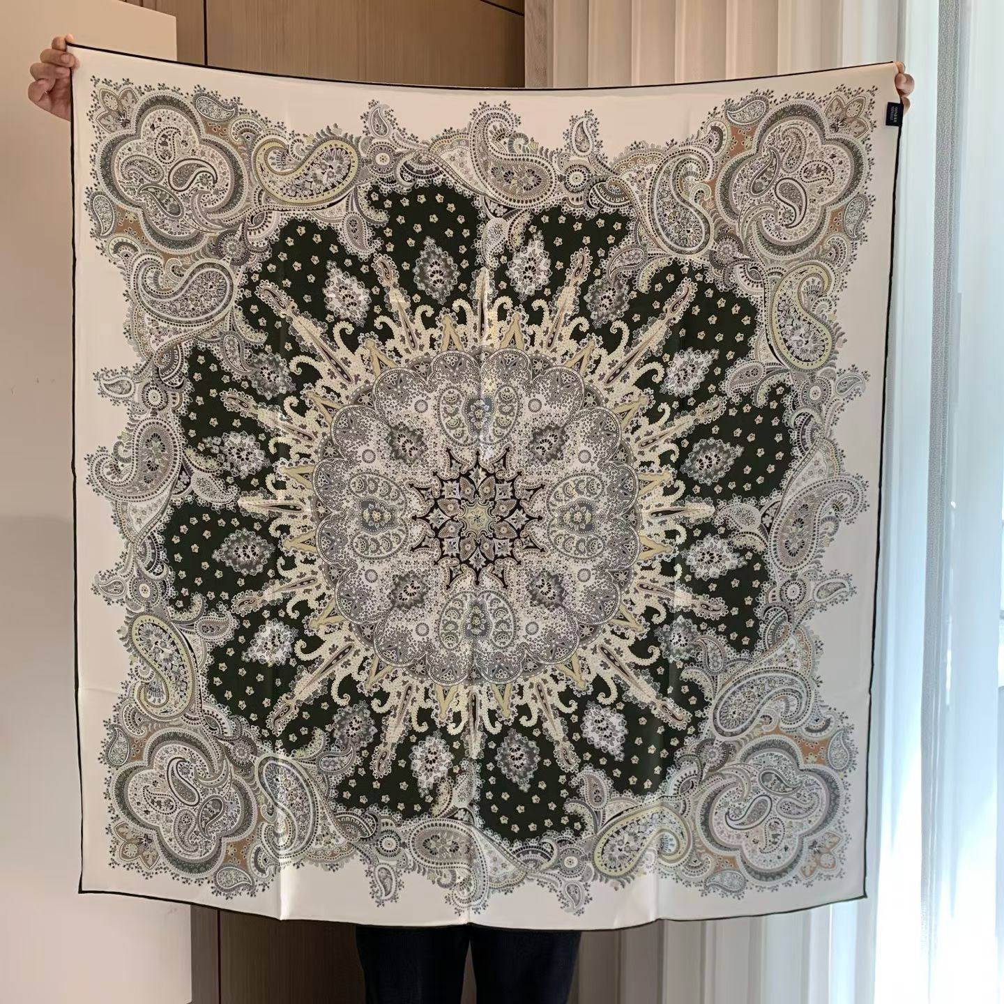 重磅真丝意萝绸双面异色108方巾丝巾围巾秋冬新款腰果,服饰配件/皮带/帽子/围巾,围巾/丝巾/披肩,淘宝优惠券,粉丝福利购,淘宝优惠卷