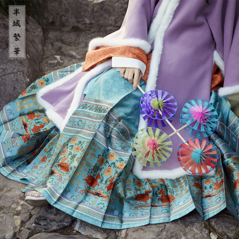 半城繁華原创并蒂莲明制马面汉服