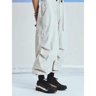 AW25 纯色伞兵裤 肌理方格 宽松打褶 隐形拉链口袋 MOUNTAINFEVER