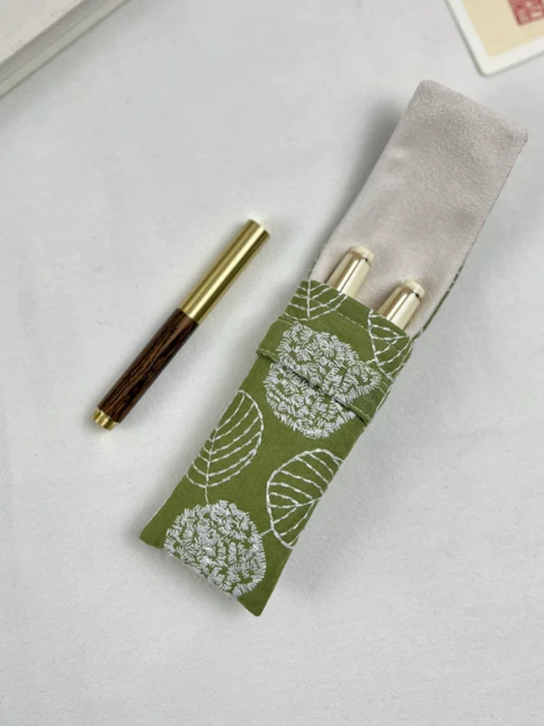 Pen writing, handheld protective pencil case, fresh storage system