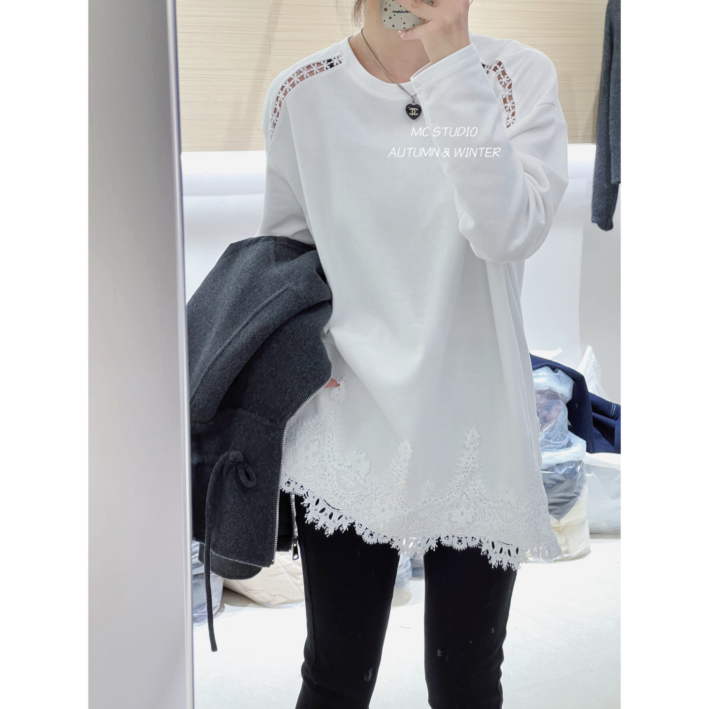 宽松长款款式打底衫白色长袖