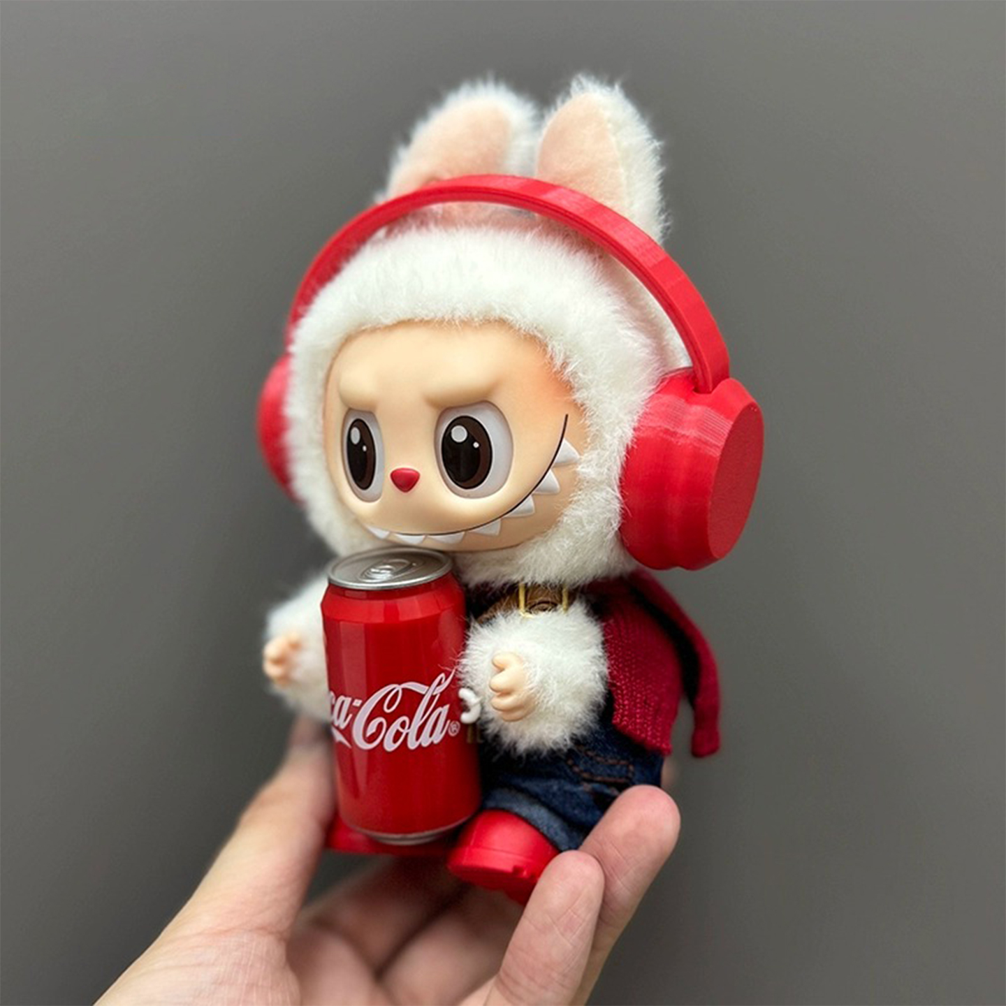 可乐拉布布娃衣坐坐派对坐姿labubu背带裤衣服公仔玩偶娃衣一二代