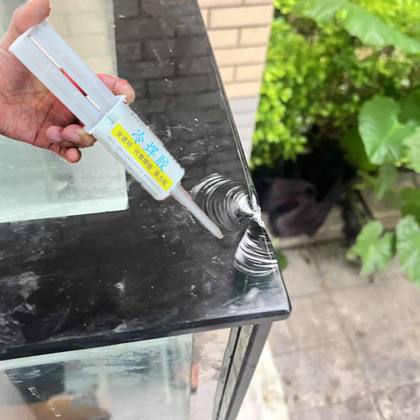 玻璃茶几台面崩角没有碎片修复胶