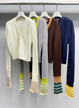 MACQNF秋季2023慵懒风撞色V领羊毛开衫女宽松短款长袖外套MQ80399