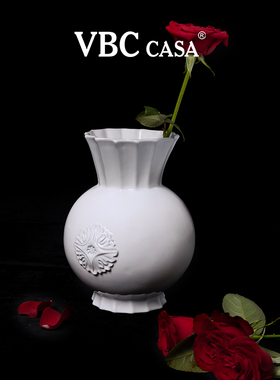 意大利VBC casa复古黑陶勋章花瓶客厅花器小众浮雕装饰摆件