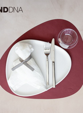丹麦LIND DNA酒红色皮革餐垫圣诞节日氛围感皮质西餐垫餐桌隔热垫