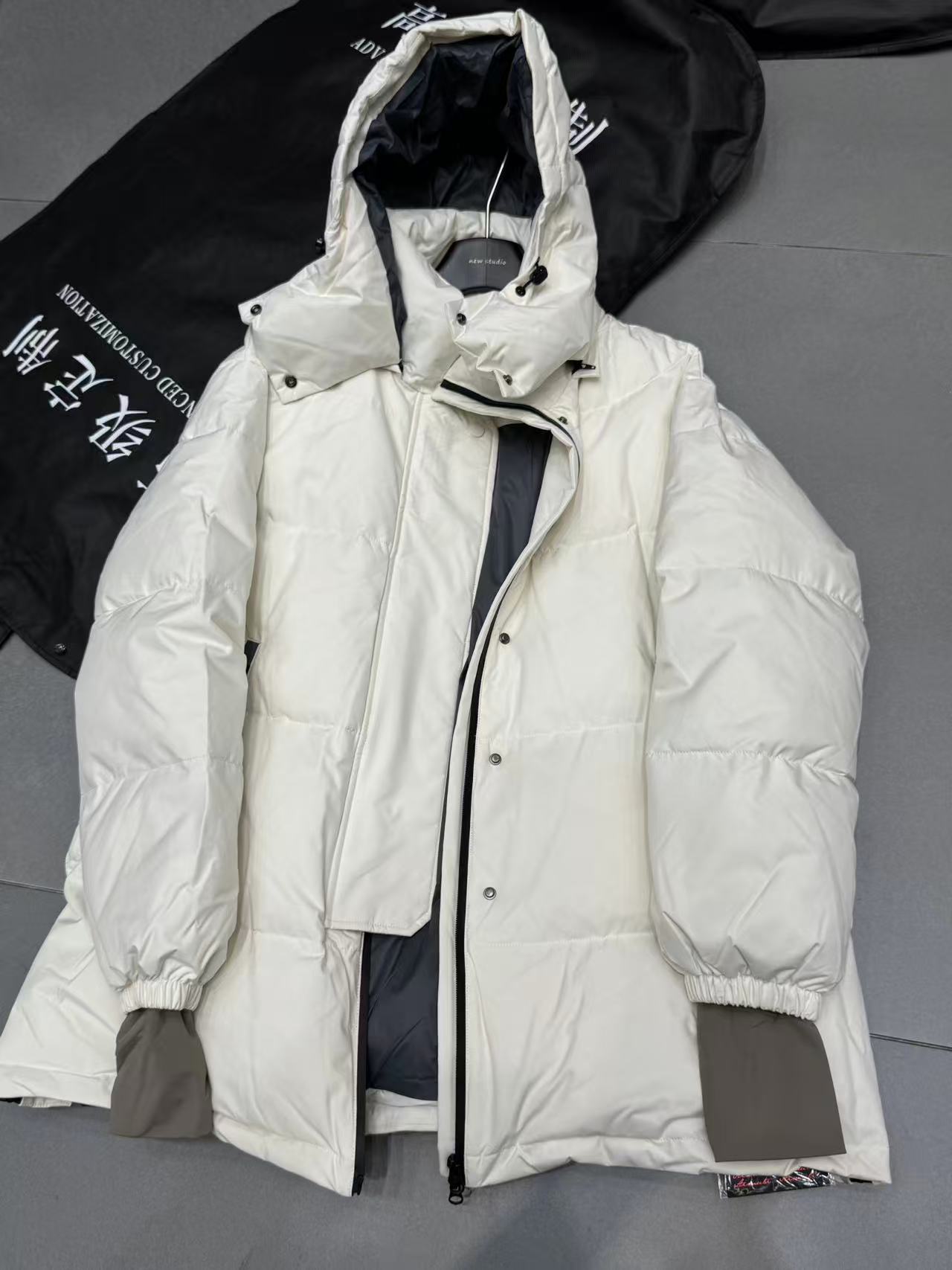 折扣女装高品质90白鹅绒时尚冲锋衣感冬季服羽绒服连帽保暖抗风