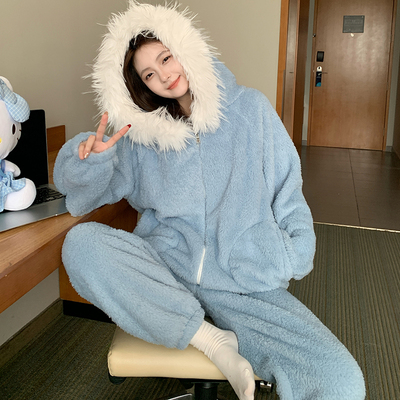 冬季毛绒绒连帽睡衣女蓝色家居服