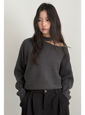 高级灰设计感挂脖露肩针织毛衣女装秋冬蝙蝠袖上衣11029强明女装