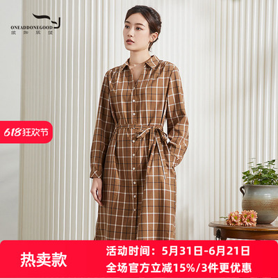 依伽依佳文艺复古长袖连衣裙