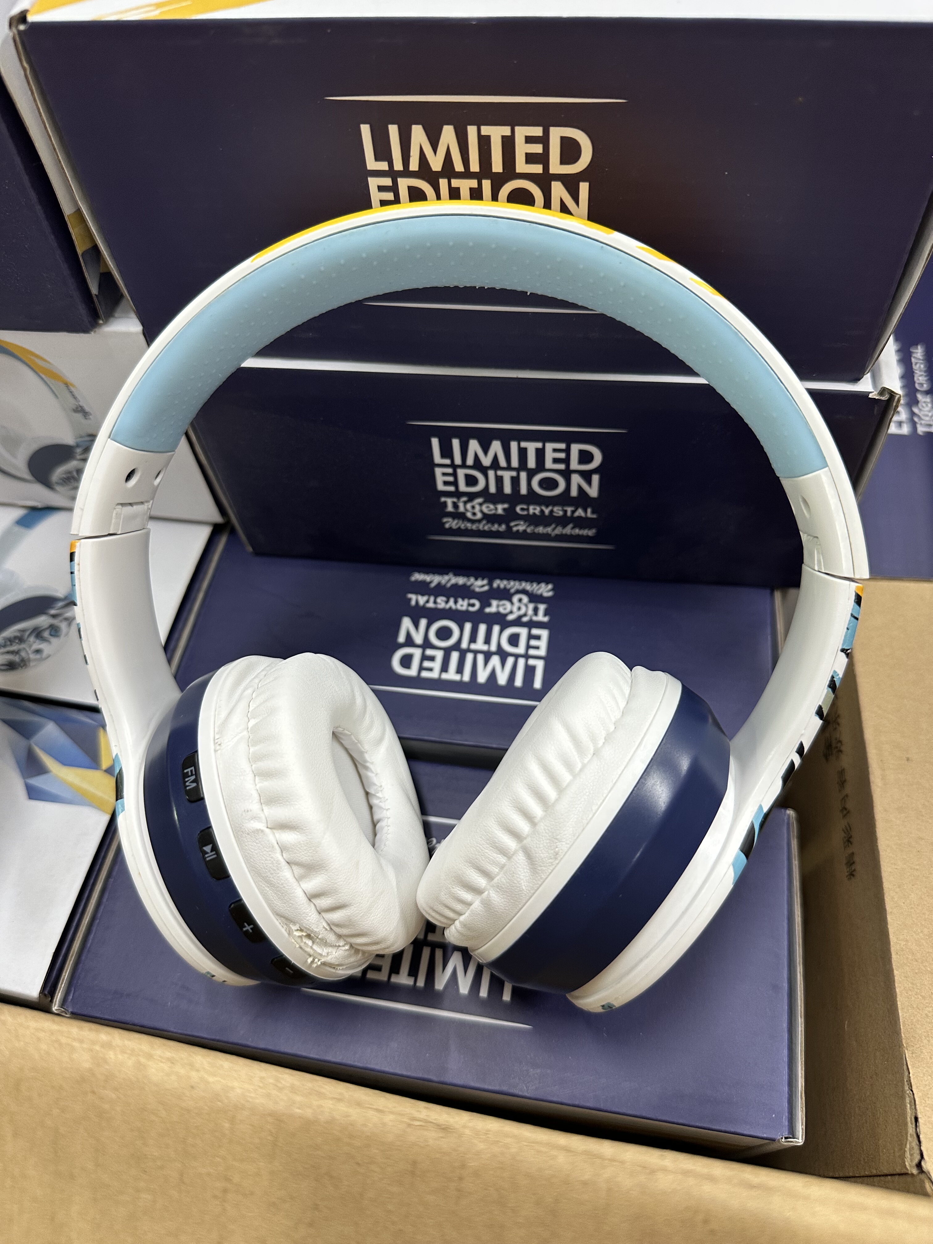 头戴式蓝牙耳机 耳套掉皮 不包好坏 研究价处理