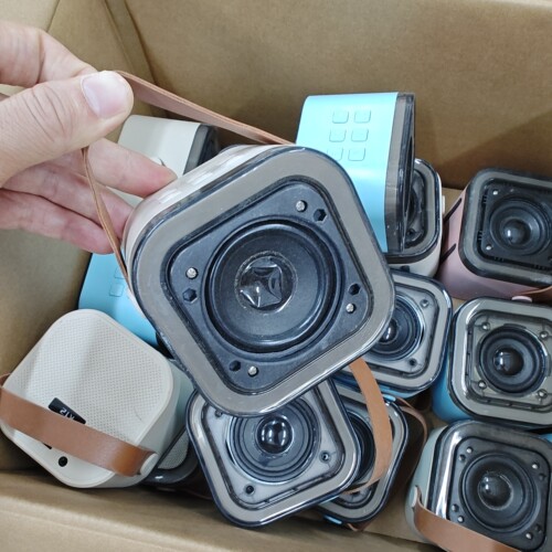 蓝牙音箱 外观破损缺网 不包好坏diy