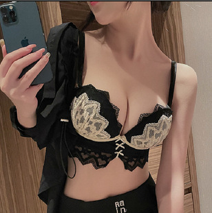 蕾丝内衣女性感胸罩无钢圈小胸聚拢调整型防下垂文胸套装 新品