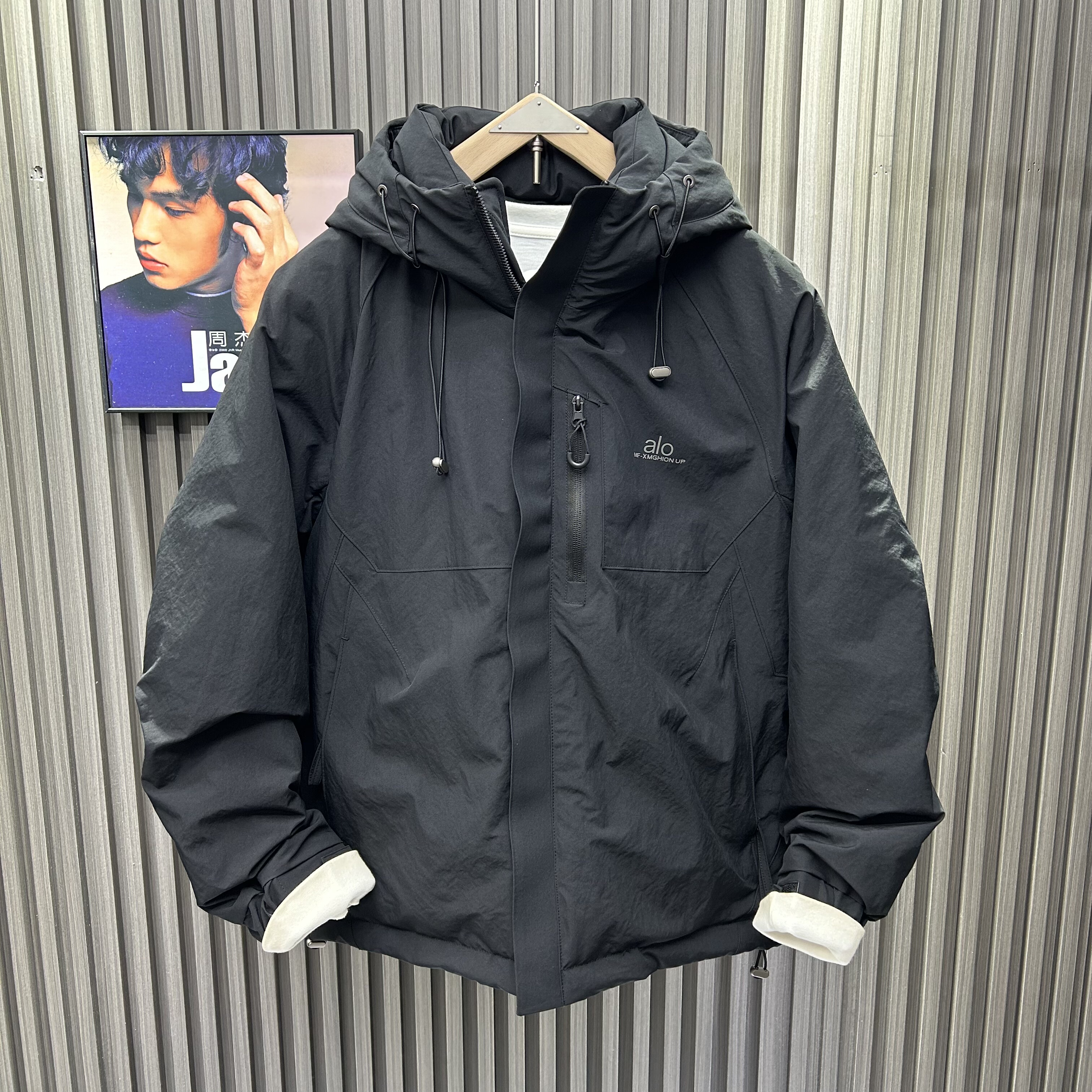 冬季户外新款白鸭绒羽绒服连帽登山三防面料休闲加厚保暖冲锋衣男