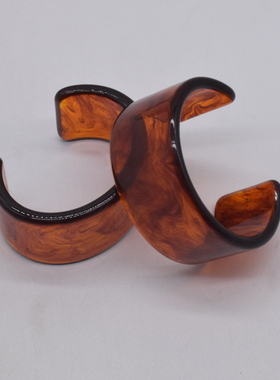 复古女式树脂宽边手镯