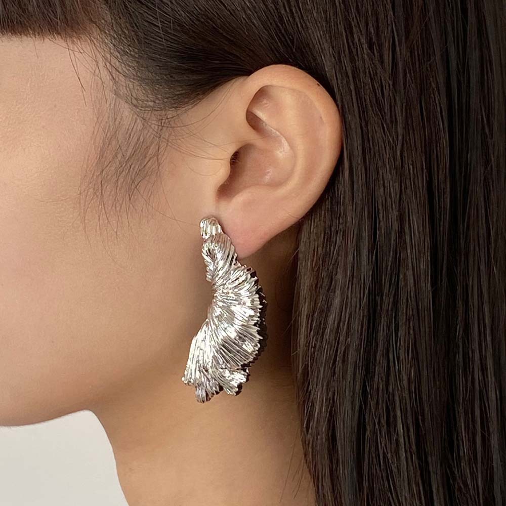 不规则肌理纹褶皱花瓣独特耳环女
