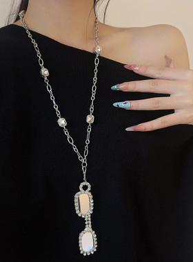 个性黑白水晶水钻眼镜吊坠项链长