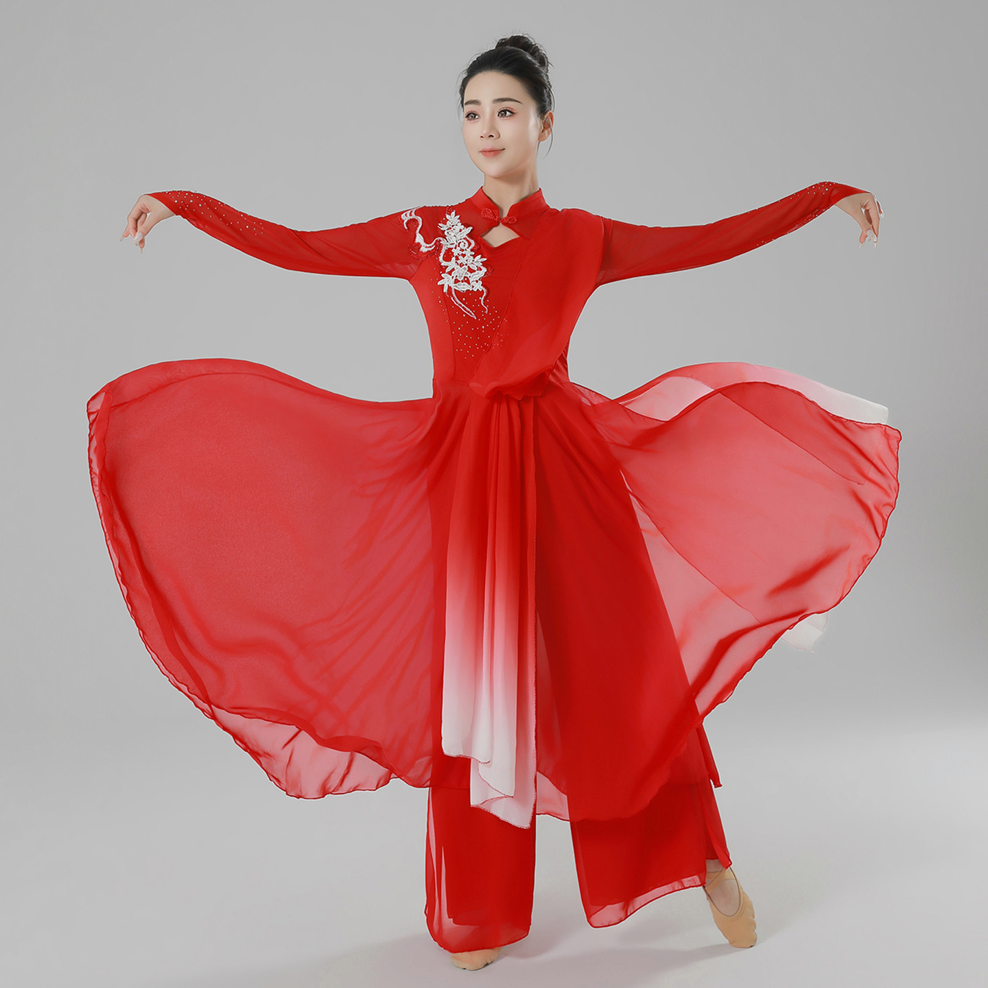 五星红旗舞蹈服装开场舞演出服飘逸古典舞表演服大气扇子舞合唱服