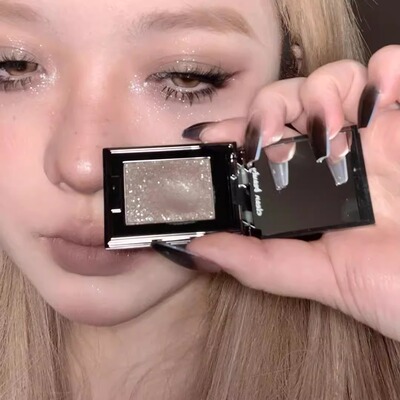 R.C同款单色眼影烟熏妆爆闪