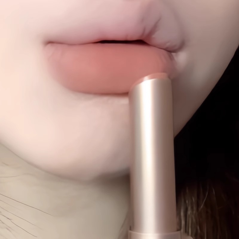 低饱和裸咖色口红小天使唇泥棒