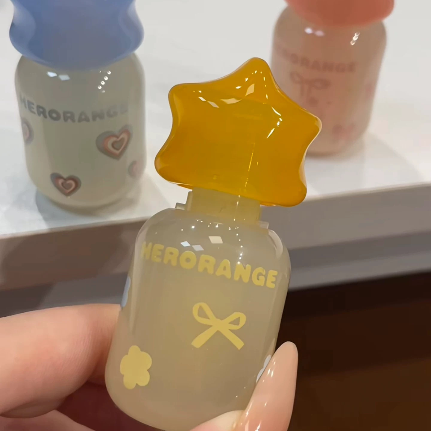 赵露思同款细闪水光唇釉滋润珠光