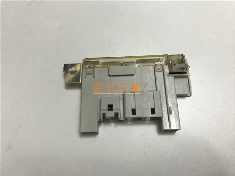 六代凯美瑞熔断丝盒总成10-14新锐志皇冠发动机保险丝盒82620原装