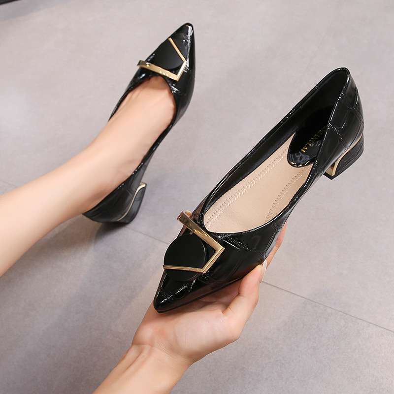 粗跟尖头单鞋女2022年新款不累脚时尚中跟浅口黑色工作鞋简约女鞋