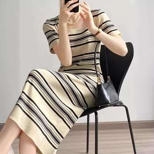 a字裙子女中长款短袖方领夏季Mmao显瘦条纹针织连衣裙新款2024