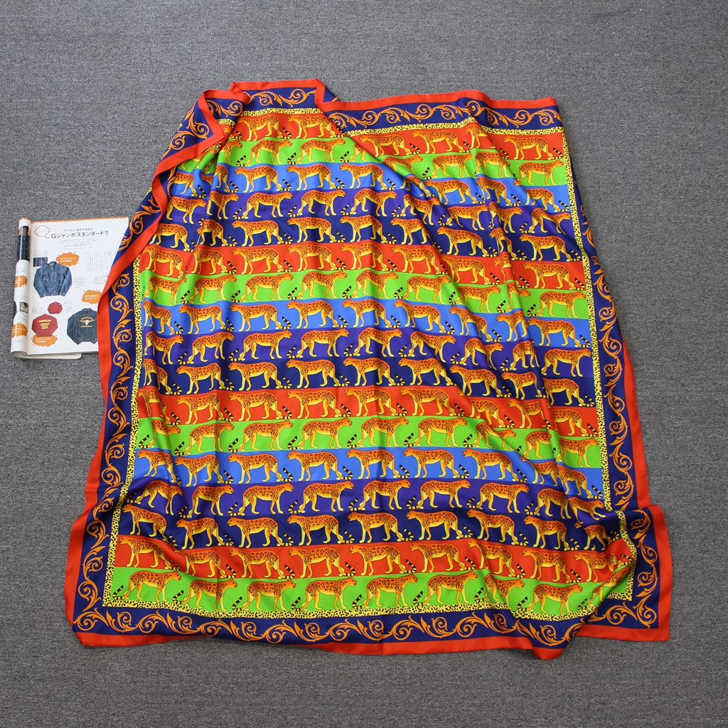 重磅真丝 豹子图案印花真丝丝巾披肩 119x121cm we shi today 38